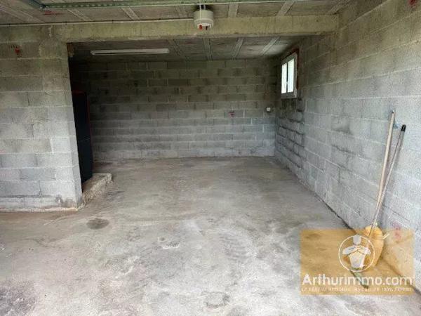 Vente                                                      Maison
                        
                     5 pièces                      140 m2                     à Montrozier