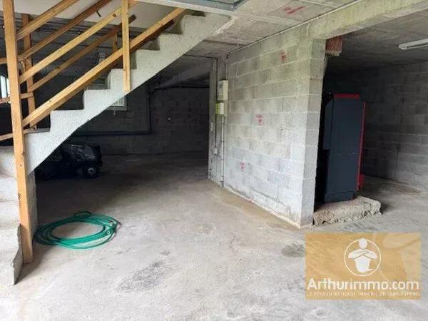 Vente                                                      Maison
                        
                     5 pièces                      140 m2                     à Montrozier