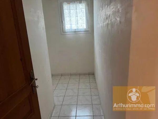 Vente                                                      Maison
                        
                     5 pièces                      140 m2                     à Montrozier