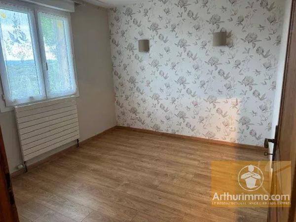 Vente                                                      Maison
                        
                     5 pièces                      140 m2                     à Montrozier