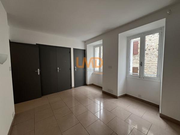 Immeuble de rapport rénové - 3 appartements et un local commercial