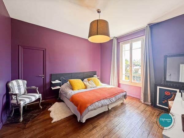 Maison familiale de prestige 7 pièces 200 m2 sous-sol // dépendance