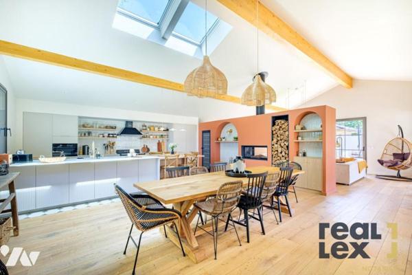 CHARBONNIÈRES-LES-BAINS – Maison d’architecte 2025 – 6 pièces - 188 m² – Piscine -  norme RE 2020