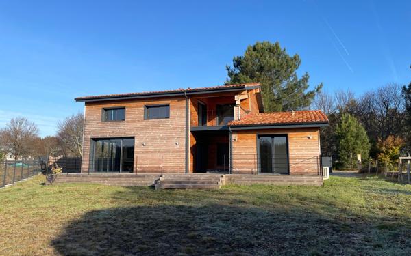 Maison à vendre    5 pièces •  Bias