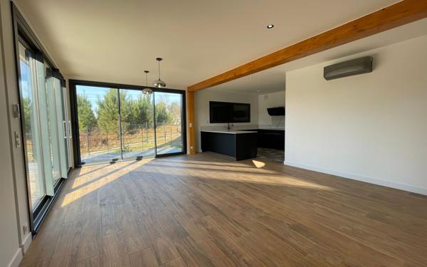 Maison à vendre    5 pièces •  Bias