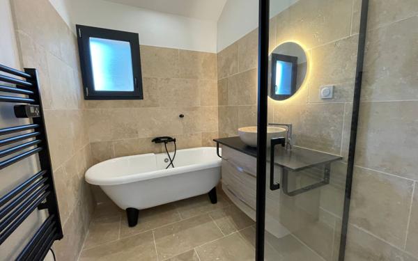 Maison à vendre    5 pièces •  Bias