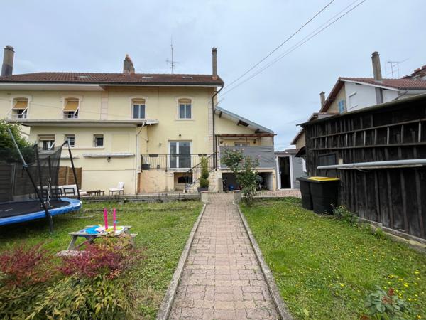 Maison mitoyenne F5 avec terrain, terrasse, parking et garage