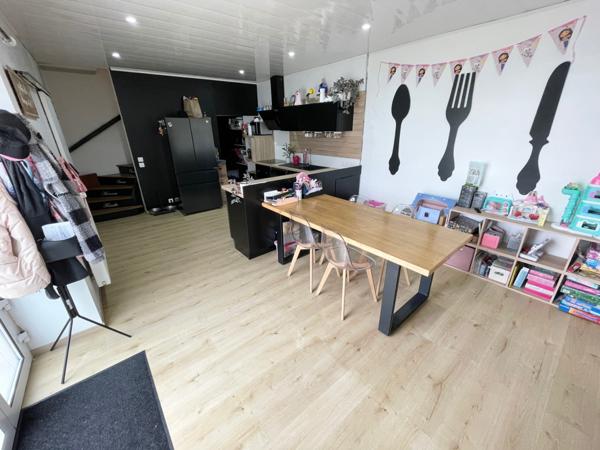 Maison mitoyenne F5 avec terrain, terrasse, parking et garage