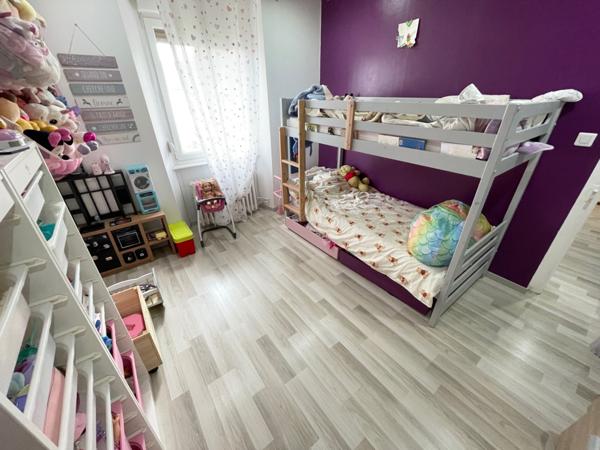 Maison mitoyenne F5 avec terrain, terrasse, parking et garage