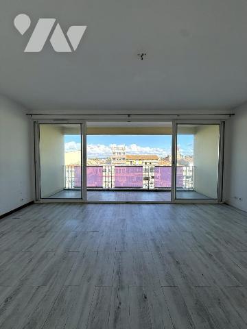 Appartement traversant avec deux terrasses vue canal