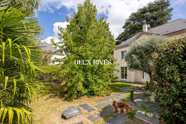 Magnifique Demeure de 200m2 dans les arbres en plein coeur du Petit Chantilly