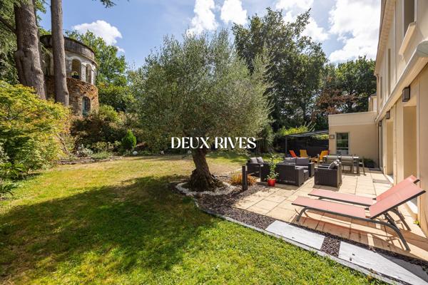 Magnifique Demeure de 200m2 dans les arbres en plein coeur du Petit Chantilly