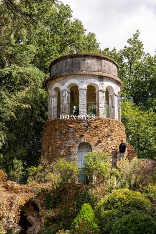 Magnifique Demeure de 200m2 dans les arbres en plein coeur du Petit Chantilly