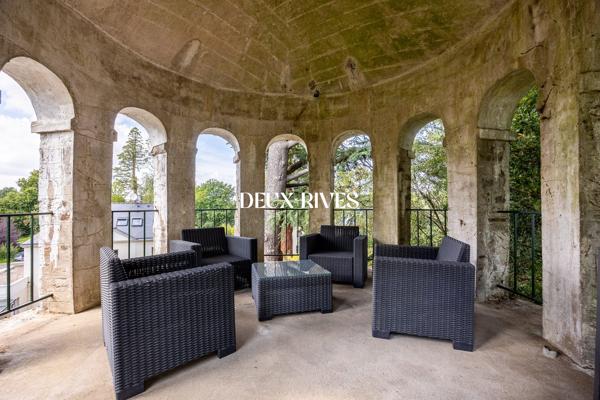 Magnifique Demeure de 200m2 dans les arbres en plein coeur du Petit Chantilly