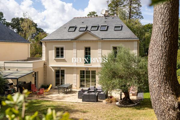 Magnifique Demeure de 200m2 dans les arbres en plein coeur du Petit Chantilly