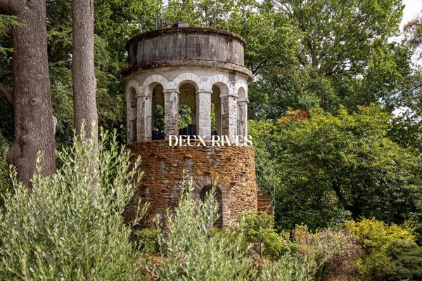 Magnifique Demeure de 200m2 dans les arbres en plein coeur du Petit Chantilly