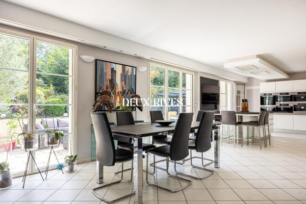 Magnifique Demeure de 200m2 dans les arbres en plein coeur du Petit Chantilly