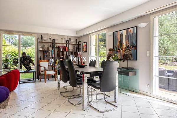 Magnifique Demeure de 200m2 dans les arbres en plein coeur du Petit Chantilly