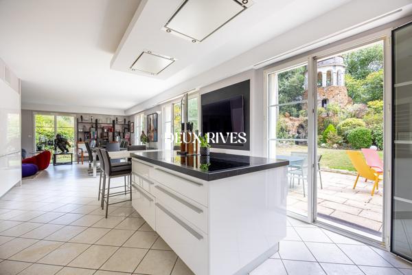 Magnifique Demeure de 200m2 dans les arbres en plein coeur du Petit Chantilly