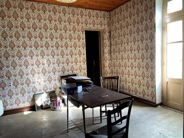 Immeuble en copropriété Saint Etienne Estrechoux environ 330 m2 avec jardin