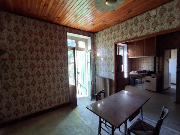 Immeuble en copropriété Saint Etienne Estrechoux environ 330 m2 avec jardin