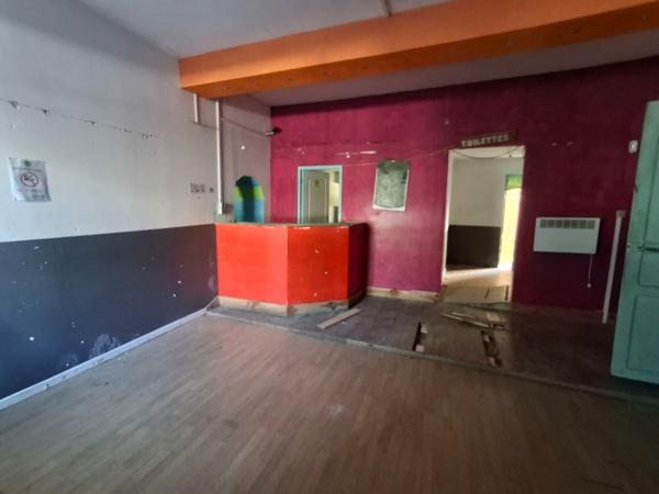 Immeuble en copropriété Saint Etienne Estrechoux environ 330 m2 avec jardin