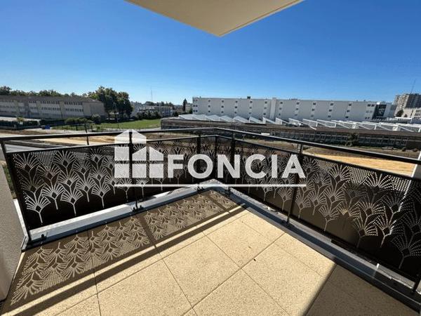 Location Appartement 3 pièces 66.3 m² - 1215 BOULEVARD DE L'EUROPE Melun 77000