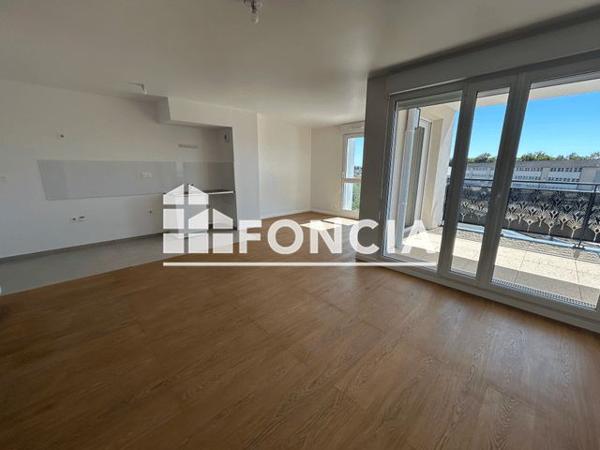 Location Appartement 3 pièces 66.3 m² - 1215 BOULEVARD DE L'EUROPE Melun 77000