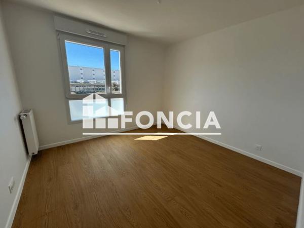 Location Appartement 3 pièces 66.3 m² - 1215 BOULEVARD DE L'EUROPE Melun 77000