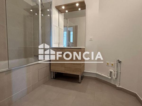 Location Appartement 3 pièces 66.3 m² - 1215 BOULEVARD DE L'EUROPE Melun 77000