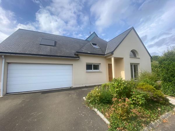 MAISON DE 6 PIECES PRINCIPALES SUR 504 M² Laval