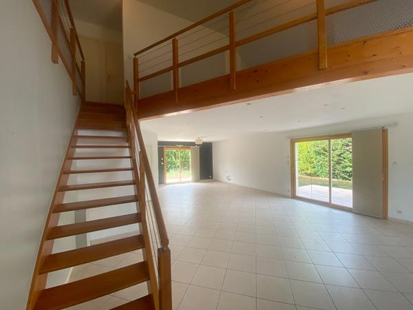 MAISON DE 6 PIECES PRINCIPALES SUR 504 M² Laval