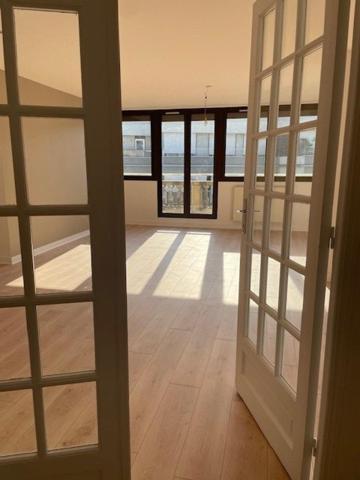 Lumineux 3 pièces avec balcon 75011, quartier Sainte Marguerite