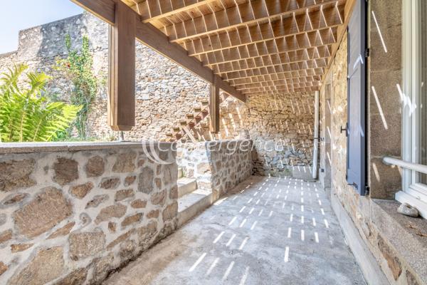 Maison
                                                                                                                                                                                                                                                                                                                        6 pièce(s)                                                                                                                                                                                                          4 chambre(s)                                                                                                                                                                                                          171.91  m²