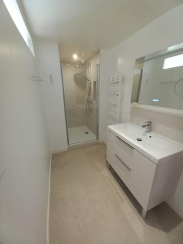 Appartement
                                                                                                                                                                                                                                                                                                                        2 pièce(s)                                                                                                                                                                                                          1 chambre(s)                                                                                                                                                                                                          73.5  m²