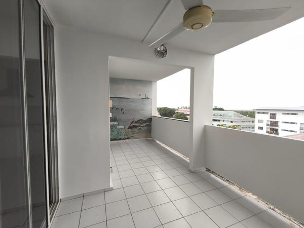 APPT DUPLEX DE TYPE 3 AVEC VUE SUR MER ET PARKING SECURISE A CAYENNE