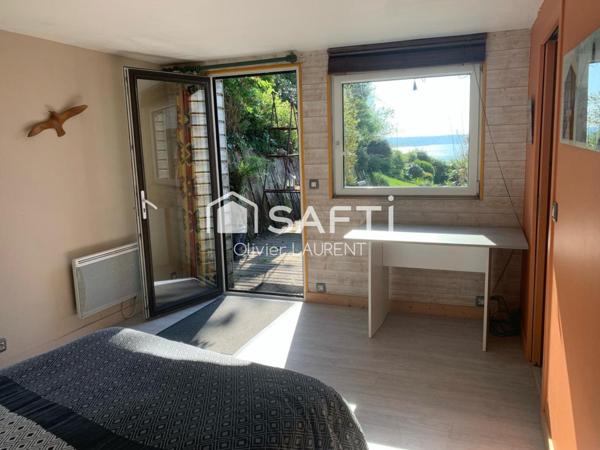 Maison bois contemporaine vue et proximité mer