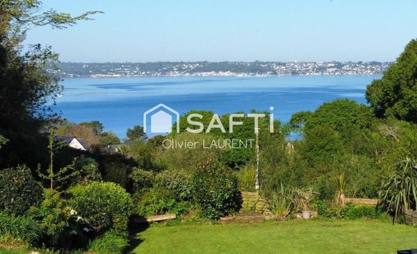 Maison bois contemporaine vue et proximité mer
