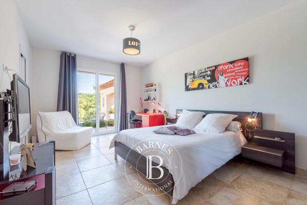 Brignoles, Maison 4 Chambres -  292 m² à vendre