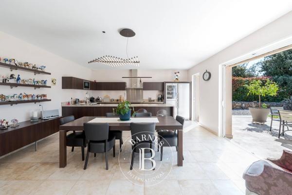 Brignoles, Maison 4 Chambres -  292 m² à vendre