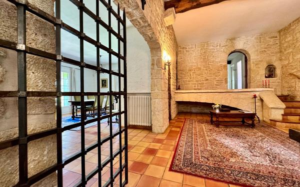 Maison à vendre    9 pièces • 340 m2 Saint-Clément-de-Rivière