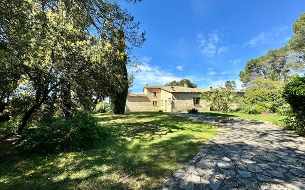 Maison à vendre    9 pièces • 340 m2 Saint-Clément-de-Rivière