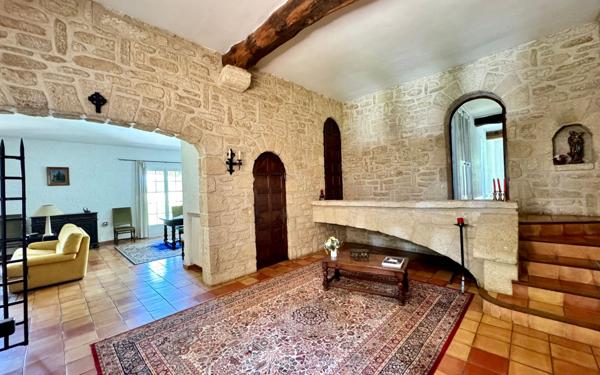 Maison à vendre    9 pièces • 340 m2 Saint-Clément-de-Rivière