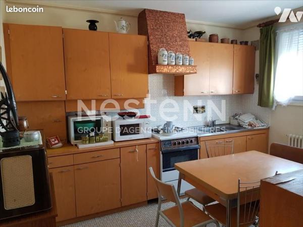 A VENDRE GRANDE MAISON AU CALME A DEUX PAS DU CENTRE VILLE