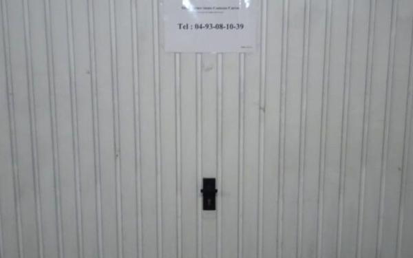 Stationnement à louer    Carros