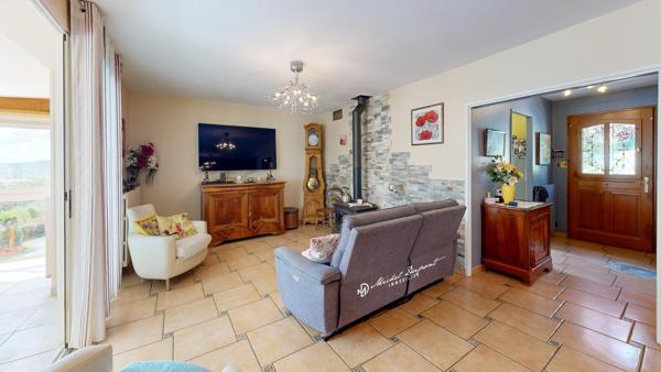 Maison familiale avec une exceptionnelle vue panoramique sur la vallée de la Vézère