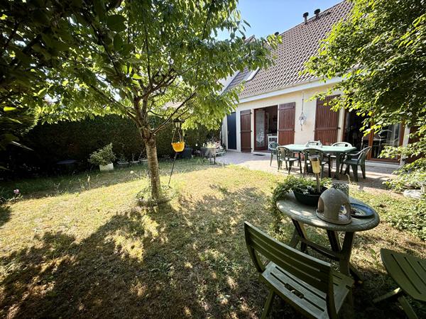 Maison Poissy 5 pièce(s) 91 m2 379 000 € **  - Référence  9223