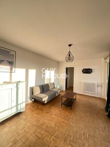 Deux pièces avec balcon en étage élevé - 75015 PARIS