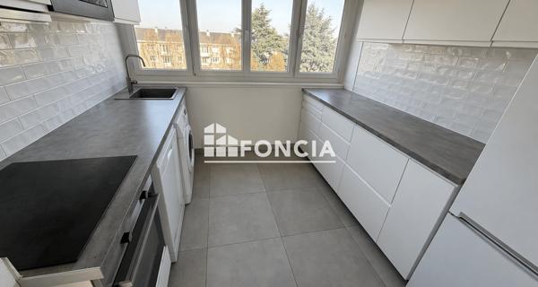 Location Studio meublé 9 m² - Massy 91300