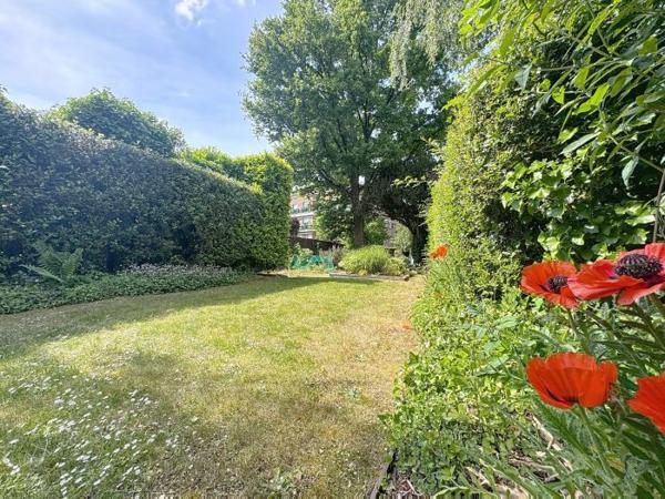 Maison mitoyenne 1 côté Marcq-en-Baroeul 225 m²